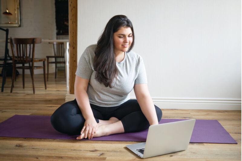 Online Yoga üben im Corona-Lockdown
