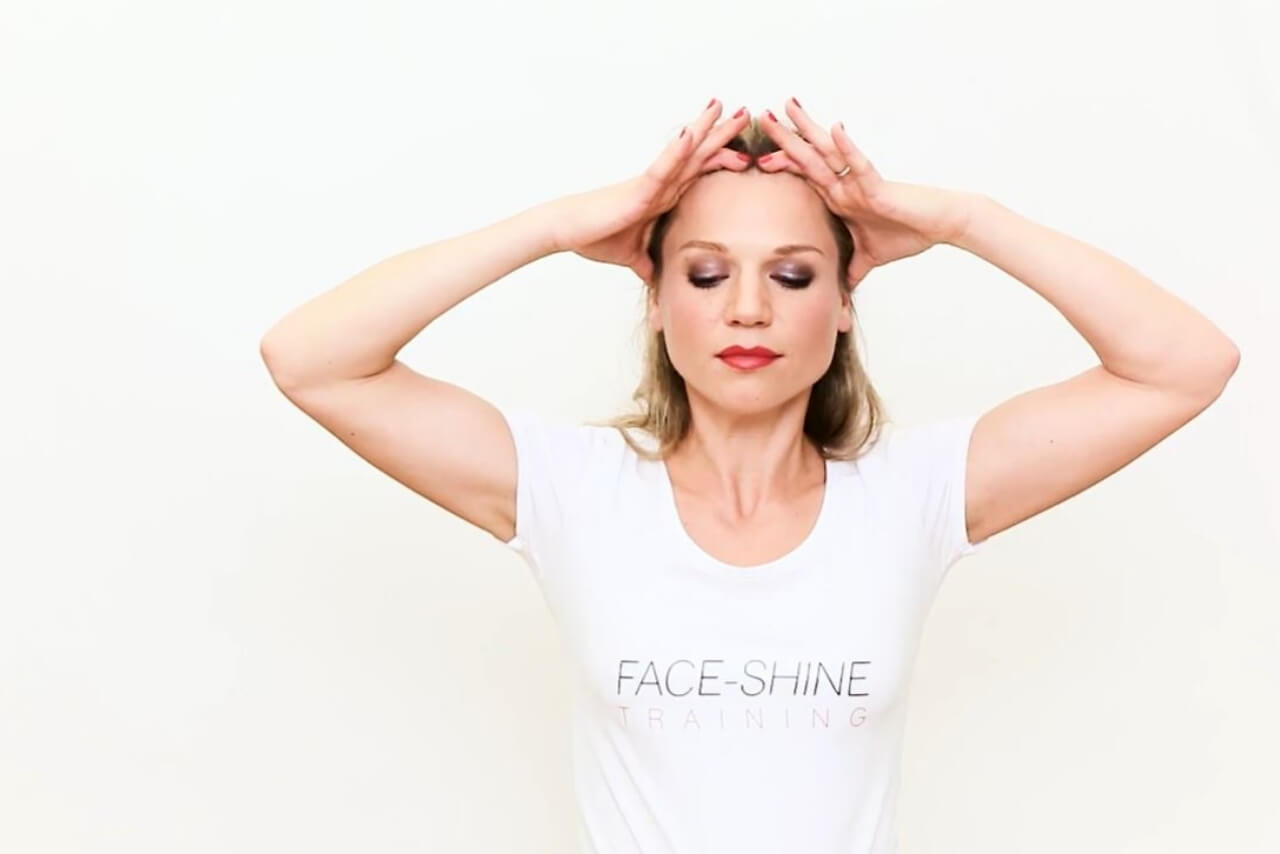 4 Gesichtsyoga-Übungen für eine frische Ausstrahlung