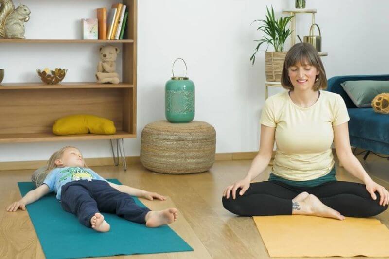 Entspannungs-Übung für Kinder: Savasana