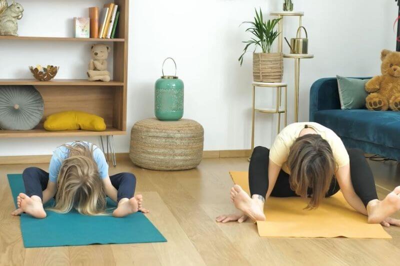 Schildkröte: Yoga Übungen mit Tieren